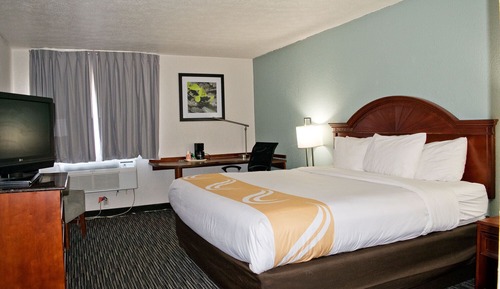 Standard Room, 1 King Bed, Smoking