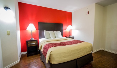 Deluxe Room, 1 Queen Bed, Non Smoking