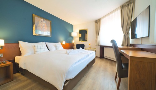 Superior Room, 1 King Bed