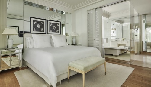 Suite, 1 King Bed, Terrace (Pool)
