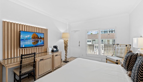 Standard Room, 1 King Bed