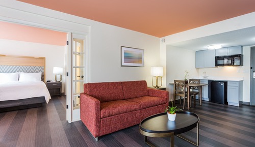 Suite, 1 Queen Bed (Additional Living Area)