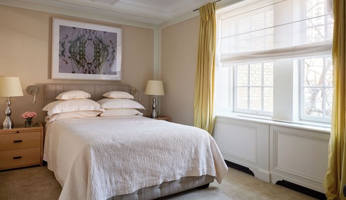 Superior Courtyard Queen Room