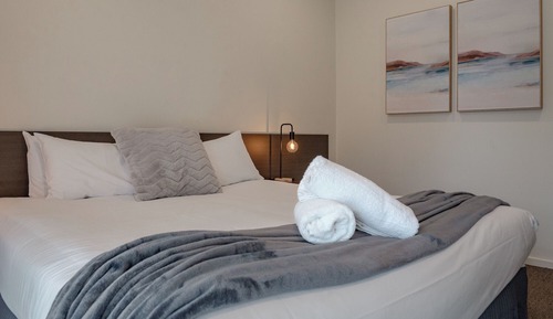 Superior One Bedroom King Apartment