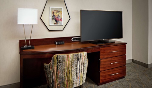 Room, 1 King Bed, Accessible (Hearing)