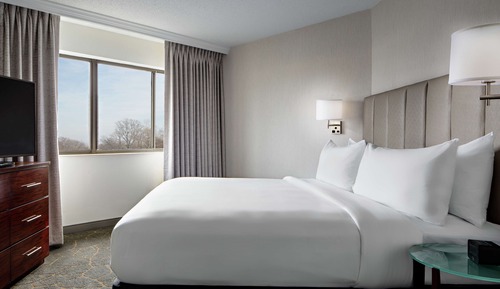 Junior Suite, 1 King Bed, Accessible (Hearing)