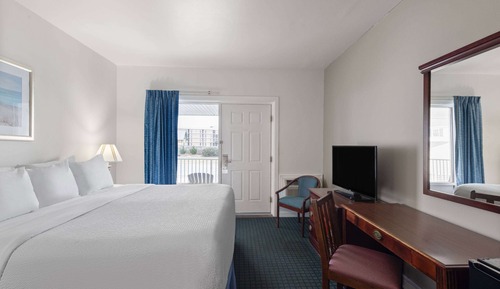 Room, 1 King Bed, Non Smoking (First or Second Floor)