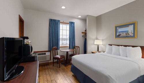 Room, 1 Queen Bed, Non Smoking (First or Second Floor)