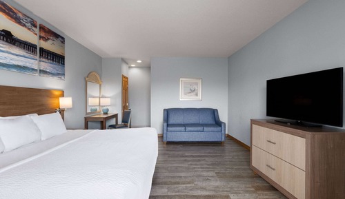 Room, 1 King Bed, Non Smoking (Dunefront, First Floor)