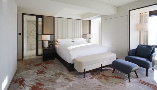 Suite, 1 King Bed, Corner