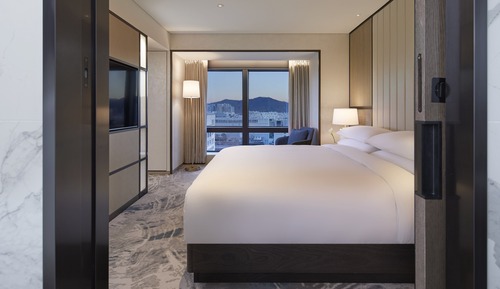 Suite, 1 Bedroom, Club Lounge Access (High Floor)