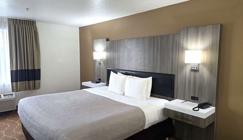 Suite, 1 King Bed, Non Smoking