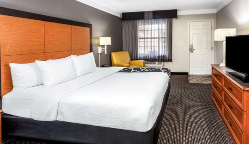 Suite, 1 King Bed, Non Smoking