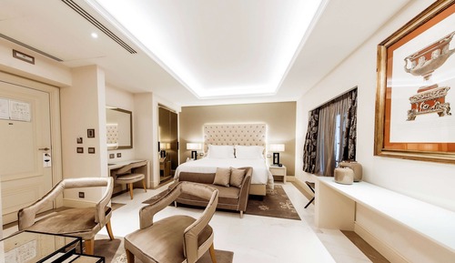 Junior Suite, 1 King Bed