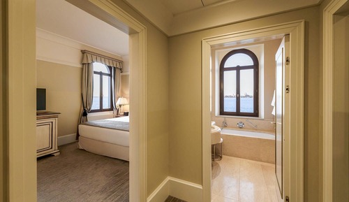 Suite, 6 Bedrooms (Lagoon Palazzo)
