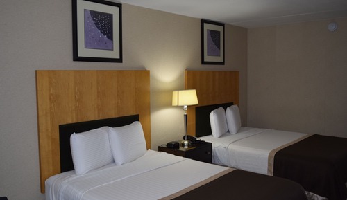 Deluxe Room, 2 Queen Beds, Pool View (No Pets Allowed)