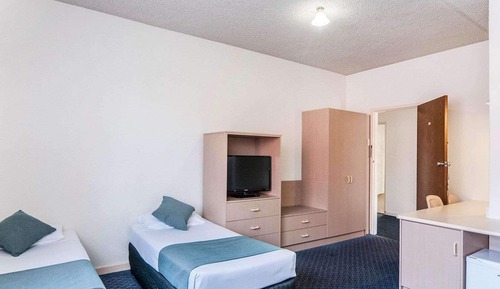 Standard Room, Multiple Beds, Non Smoking (1 Queen and 3 Singles)