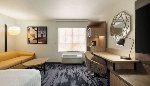 Suite, 1 King Bed, Non Smoking, Pool View
