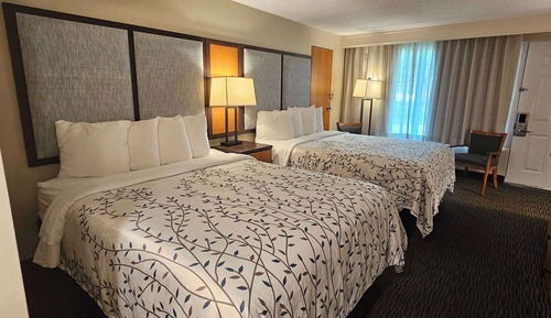 Deluxe Room, 2 Queen Beds, Non Smoking
