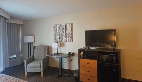 Room, 2 Queen Beds, Non Smoking, Courtyard View