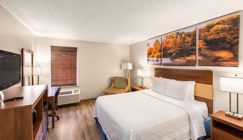 Standard Room, 1 Queen Bed