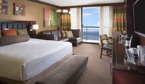 Executive Suite, 1 King Bed, Corner (Adults only floor)