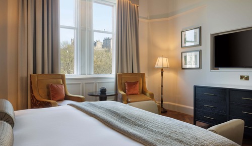 Suite, 1 King Bed, Non Smoking (Robert L Suitevenson)