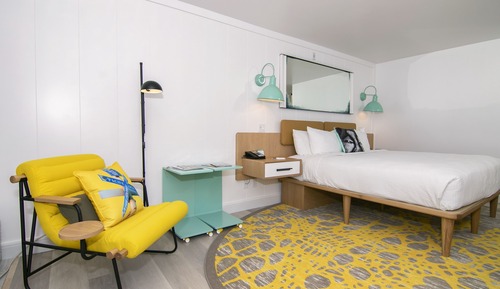 Standard Room, 1 King Bed