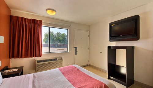Standard Room, 1 Queen Bed, Non Smoking