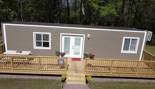 House, 1 Bedroom (No pets, tiny house, linens included)
