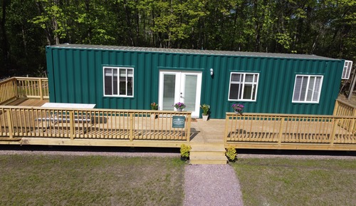 House, 1 Bedroom (No pets, tiny house, linens included)