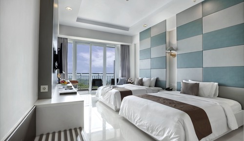 Deluxe Twin room with balcony