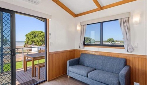 Superior 2 Bedroom Seaview Cabin - Sleeps 4