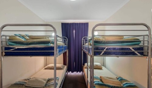 Deluxe 2 Bedroom Cabin - Sleeps 6