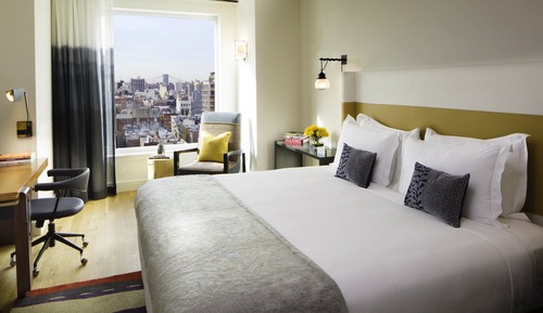 Standard Room, 1 King Bed, City View (Mid Floor)