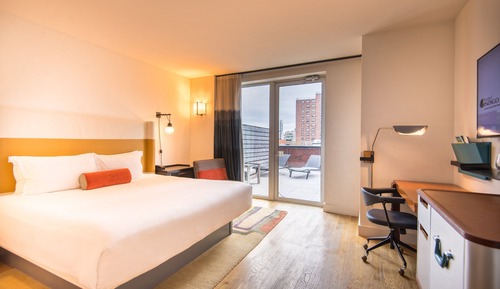 Premium Room, 1 King Bed, Balcony, City View