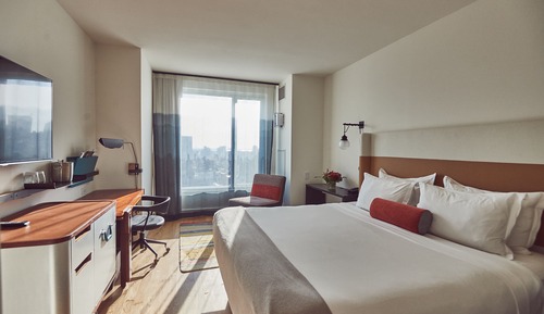 Premium Room, 1 King Bed, City View