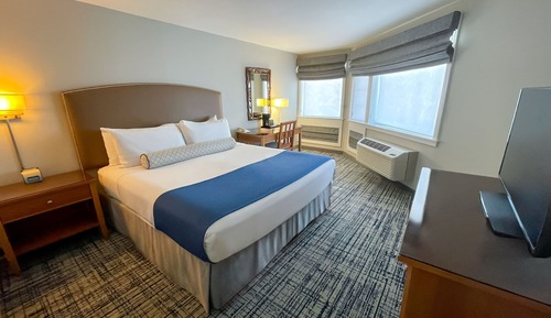 Room, 1 King Bed (with Parlour)
