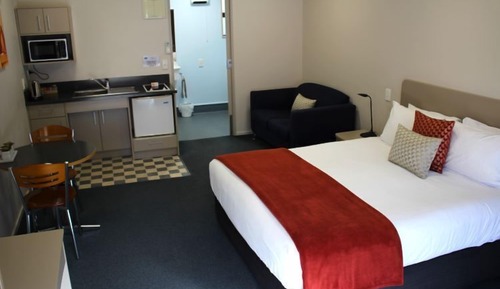 King Studio Suite