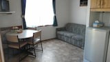 2 bedroom Ensuite (1 queen, 1 double and 1 single bunk set )
