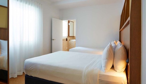  2 Bedroom