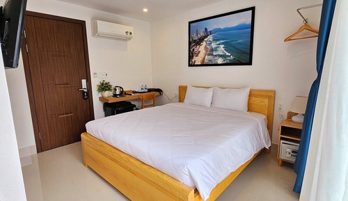 Double Room, 1 King Bed, Balcony, City View