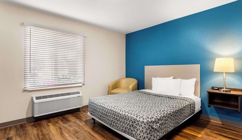 Suite, 1 Queen Bed, Accessible, Non Smoking