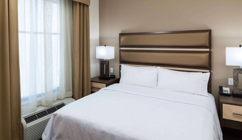 Suite, 1 King Bed, Accessible, Non Smoking