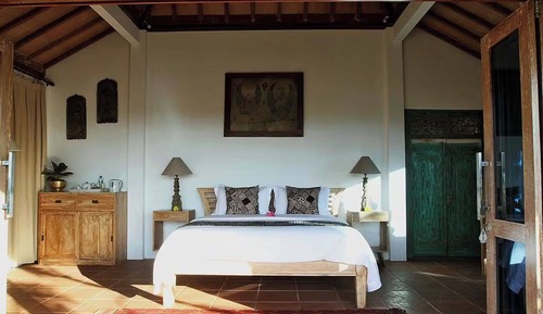 Garden Bungalow