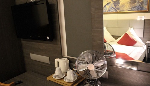 Double or Twin Room, Balcony, River View (Small Balcony)