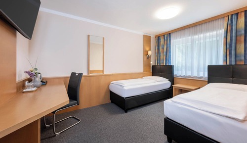 Double Room, 1 Queen Bed, Garden View