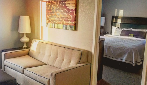 Suite, 1 King Bed, Accessible (Hearing)
