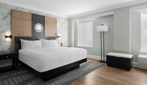 Room, 1 King Bed (Mobility Accessible, Tub)