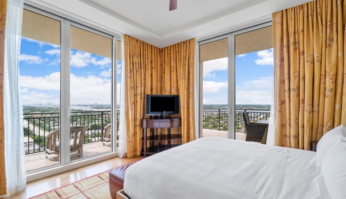 Presidential Penthouse Suite, Bedroom1: 1 King, Bedroom2: 1 King, Theater: 1 Queen, Balconies: 2